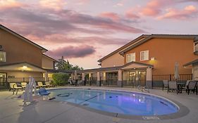 Best Western Antelope Inn & Suites